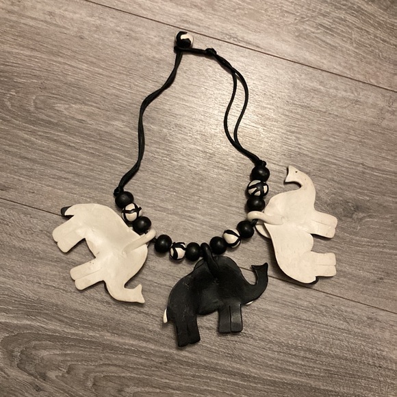 ๐๐๐ Elephant necklace ๐๐๐ - Picture 2 of 2